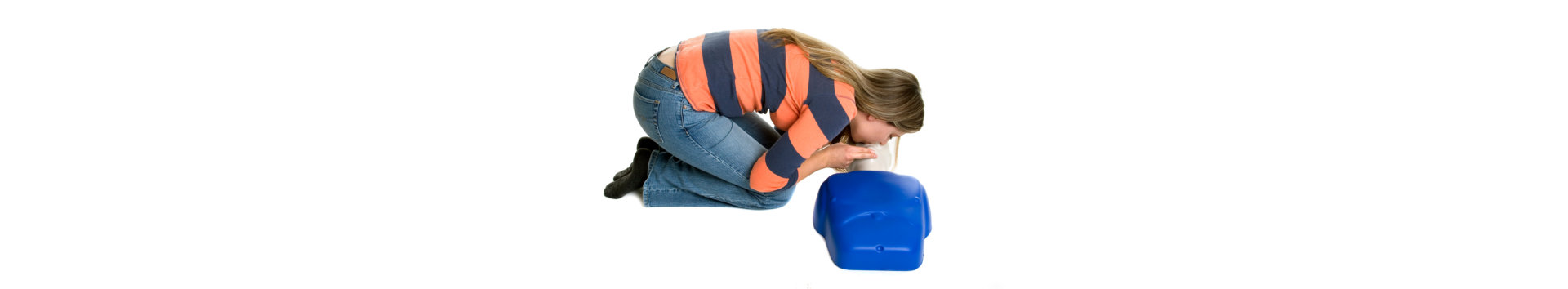 adult woman practicing cpr
